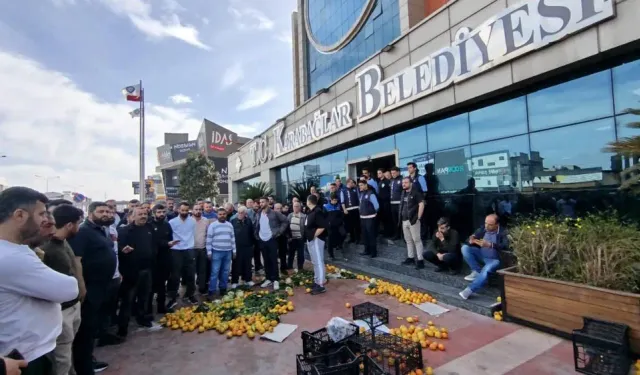 Pazarcı esnafı protesto etmişti | Karabağlar Belediyesi’nden açıklama: Hukuki süreç başlatıldı!