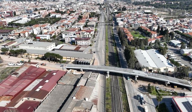 İzmir’de trafiğe nefes olacak: Sarnıç Üst Geçidi tamamlandı