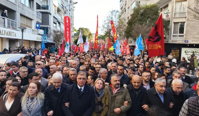 İzmir’de İmamoğlu protestosu devam ediyor: Eylem yasağına rağmen binlerce kişi yürüdü