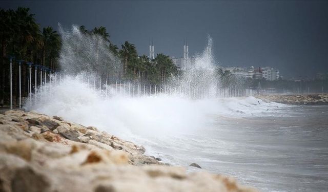 İçişleri Bakanlığı’ndan İzmir’e kritik uyarı: Gece yarısından itibaren bu riskler başlıyor