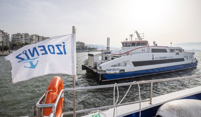 İzmir Körfezi’nde nostalji rüzgarı: Bergama Vapuru’nda Anneler Günü’ne özel bir yolculuk