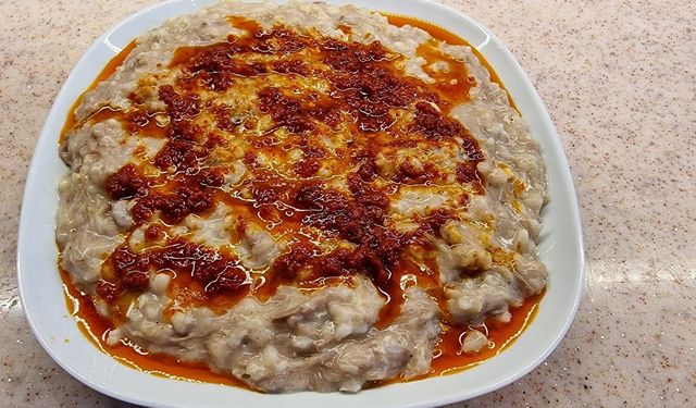 Özel günlerde pişiriliyor, sevilerek tüketiliyor: Daha önce böyle bir Keşkek yemediniz!