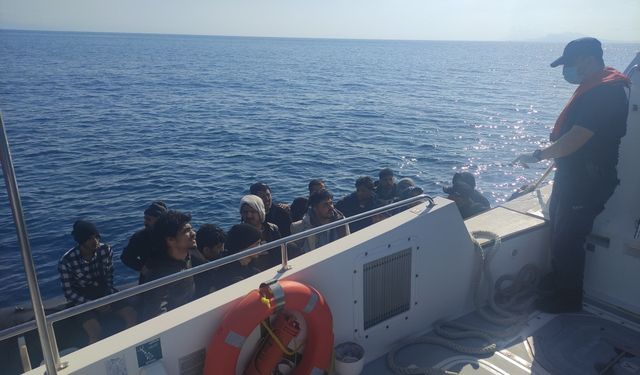 Datça’da göçmen botu krizi: 17 kişi kurtarıldı