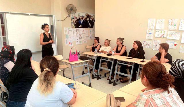 Çiğli'de annelere özel seminer: Yoğun katılımla gerçekleştirildi