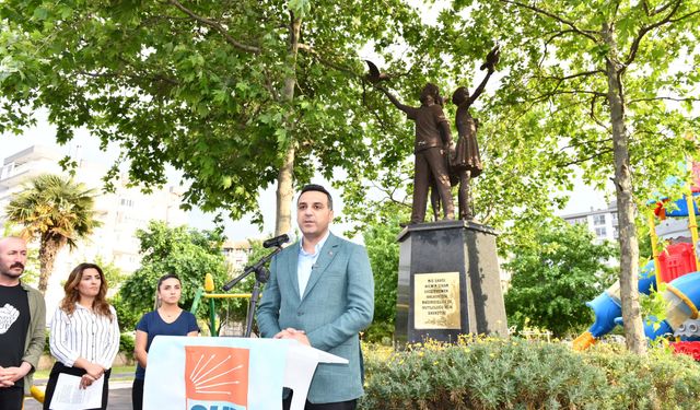 Çiğli'de duygu dolu tören: Üç fidan, anıtı başında anıldı