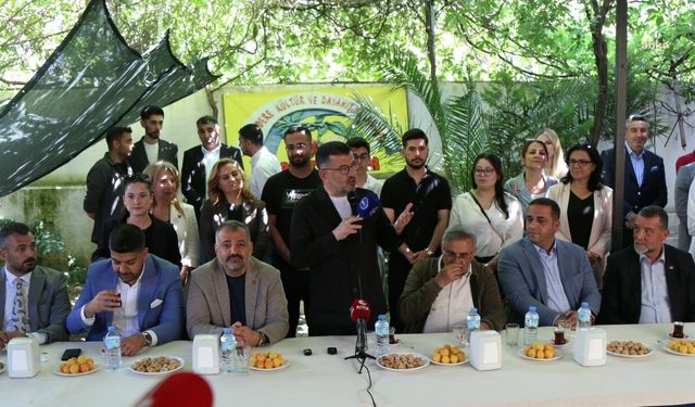 CHP'li Ağbaba: İmamoğlu’nu gözaltına aldılar, Yavaş’ı Özel’i de cezaevine atsalar bir CHP’li o koltukta oturacak