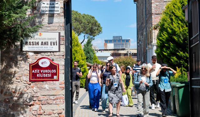 11 ülkeden genç İzmir'in kalbinde bir araya geldi