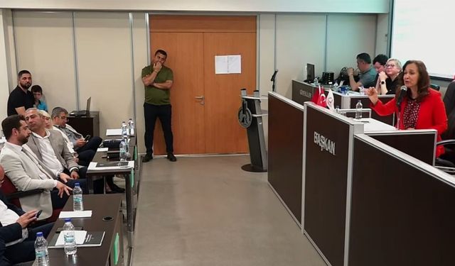 Başkan Ünsal’dan AKP ilçe başkanına rest: Bunun altında ezilirsiniz