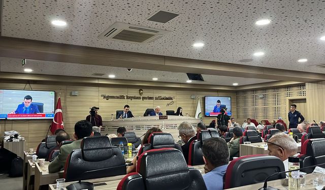 CHP’li Meclis Üyesinden “belediyecilik” çıkışı: Menemen’de Melih Gökçek belediyeciliğiyle tanışmış olduk!