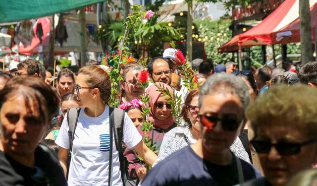 Bayındır Çiçek Festivali binleri ağırladı