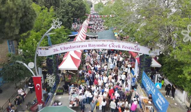 Bayındır’da çiçek gibi festival!