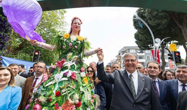 Bayındır’ın çiçekleri İzmir’in gururu oldu: Başkan Tugay’dan festivalde övgü