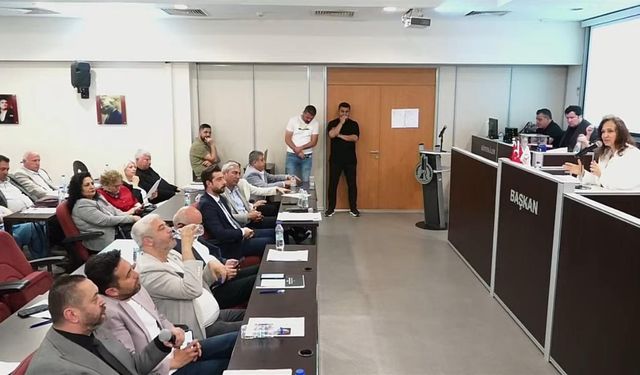 Başkan Ünsal AKP'nin iddialarına yanıt verdi: Bir kamyonla beş kamyonluk işi yapabilmek zordu