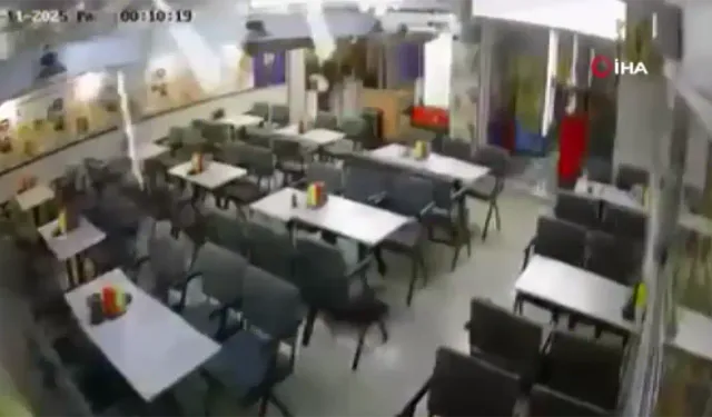 İzmir'de patlama: Panik anları böyle görüntülendi