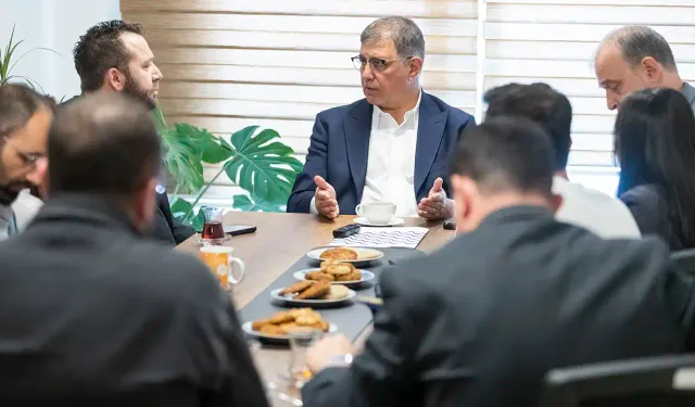 Cemil Tugay hayal ettiği projeyi açıkladı: İzmir Körfezi'ne demiryolu hattı