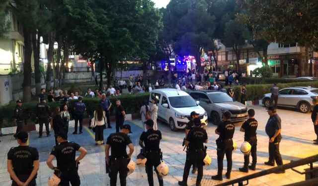 CHP İzmir'de İlçe Gençlik Kolu Başkanı tutuklandı