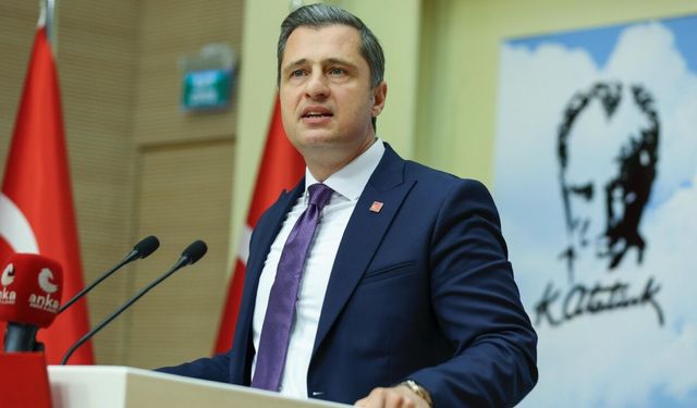 Deniz Yücel'den simge binaların Vakıflar'a devrine sert tepki: Bunların İzmirlilerle sorunları var!