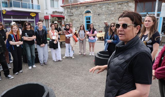 Genç tasarımcılar Foça sokaklarında: Kamusal alanlara estetik dokunuşlar