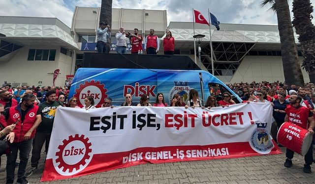 DİSK Genel Başkanı Çerkezoğlu İzmir’de konuştu: Grev hakkımızı sorgulamak kimsenin haddine değildir!