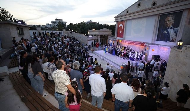 İzmir'de festival coşkusu: Vatandaşlara unutulmaz anlar yaşattı!