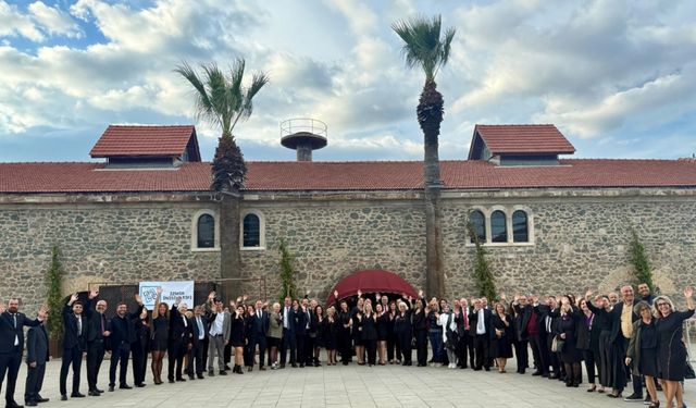 İzmir İnisiyatifi tanıtıldı: Toplumsal dönüşüm için tarihi adım