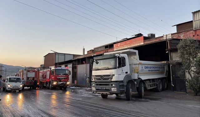 Bornova Dökümcüler Sanayi Sitesi’nde yangın: Tesis hasar gördü