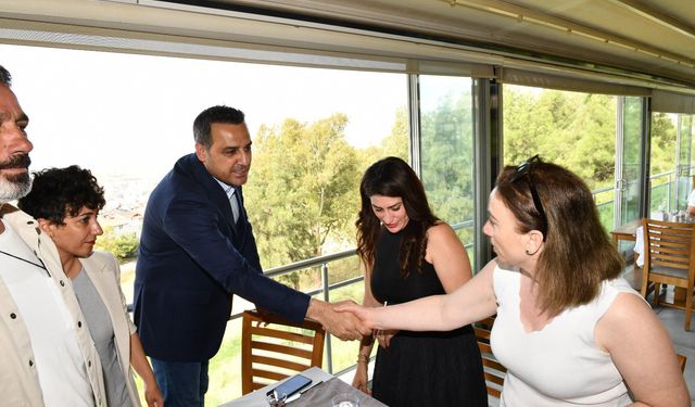 Başkan Yıldız muhtarlarla görüştü, mahallelerden gelen talepleri dinledi
