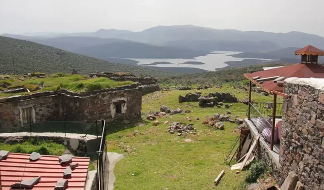 Eşsiz manzarası ile adeta bir cennet: Film çekmek isteyenler soluğu İzmir'in bu köyünde alıyor