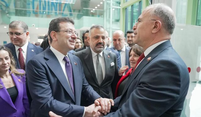 Silivri yolu dayanışma mektuplarıyla aydınlanıyor: Gaziemirlilerden Ekrem İmamoğlu’na dayanışma mektupları