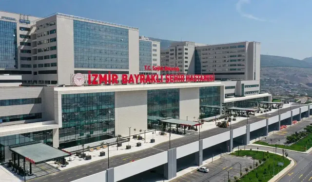 İzmir'de tepki çeken olay: Açılış Erdoğan'dan, ikram Menemen'den