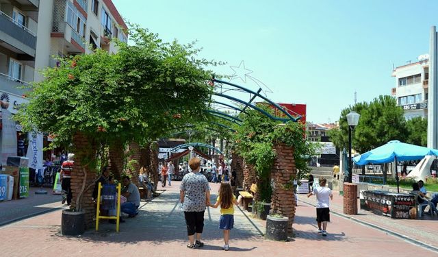 İzmir Buca'nın en işlek rotası: Forbes Sevgi Yolu’nun dönüşümü