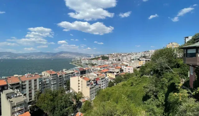 İzmir'de dikkat çeken anket: İki parti yükselişte, bir parti ise eriyor
