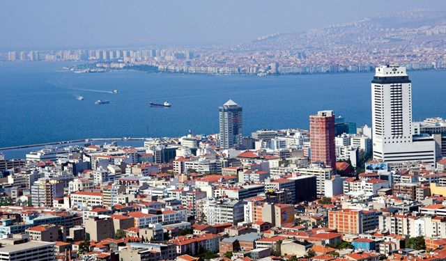 İzmir’de genç işsizliği tartışılıyor: Çoğunluğa göre fırsatlar eşit değil