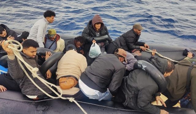 İzmir sahilinde operasyon: 24 düzensiz göçmen kurtarıldı