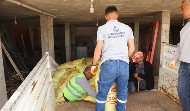 İzmir'de çiftçilere destek: İlaçlama makinesi hediye edildi