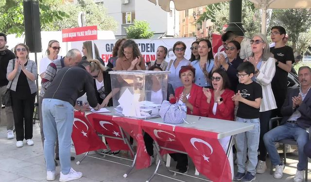 İzmir’den İmamoğlu’na mektuplar bisikletlerle gönderildi