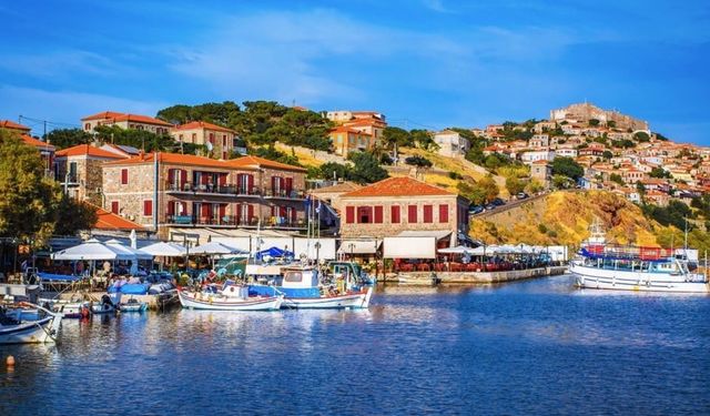 İzmir’den Midilli’ye nasıl gidilir? İşte Midilli’de gezilecek yerler