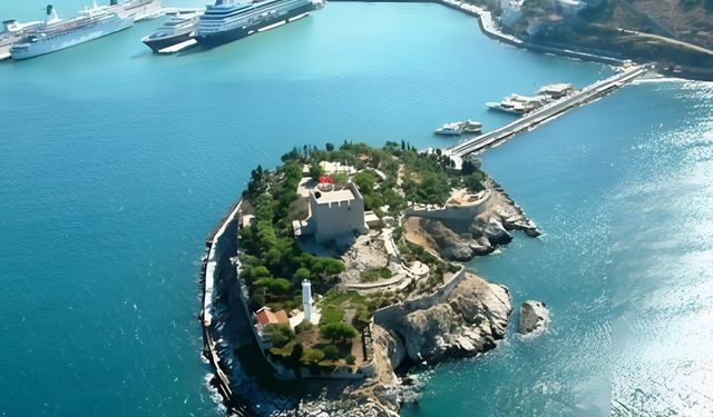 İzmir'e 1 buçuk saat uzaklıktaki tarihi hazine: Güvercinada Kalesi