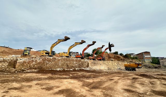İzmir'in 20 yıllık sorunu çözülecek: Eski kurşun fabrikasında çalışmalar sürüyor