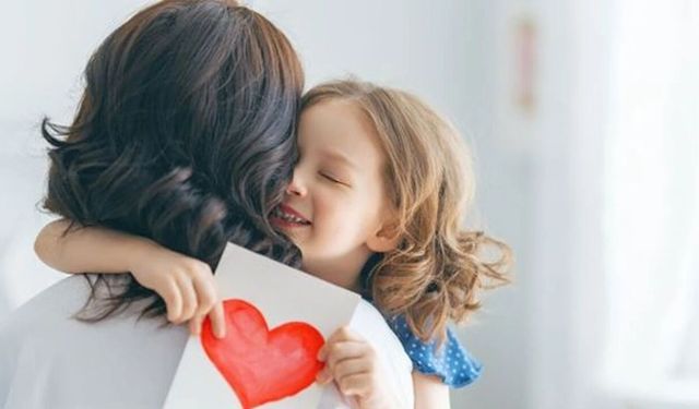 Çeşme Belediyesi’nden ailelere ücretsiz anne-çocuk eğitim paketi: Başvurular başladı