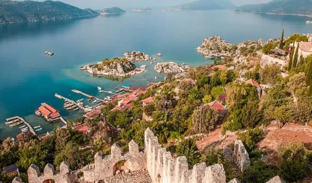 İzmir’de kışın huzuru burada: Tescilli tarihi yerleşim alanı Kaleköy