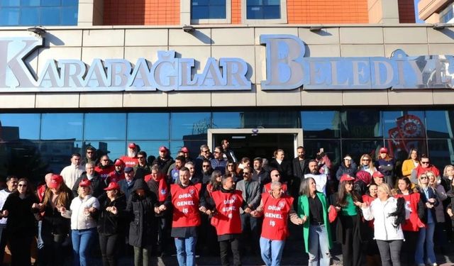 Karabağlar Belediyesi’nde maaş krizi: İşçiler iş bıraktı, Kınay'dan açıklama geldi