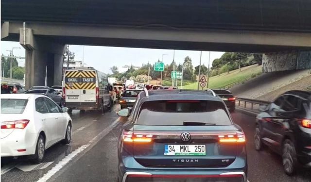 Trafiğe çıkacaklar dikkat: Akçay Caddesi’nde arıza nedeniyle trafik durma noktasında