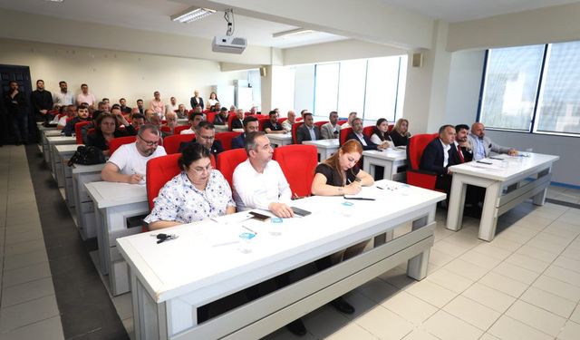 Menderes Belediye Meclisi’nde sular durulmuyor! CHP’li İlker Pala istifa etti!