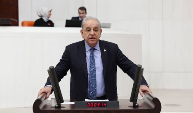 Nalbantoğlu’dan Karşıyaka Stadı çıkışı: Ya siz yapın ya da tahsis edin