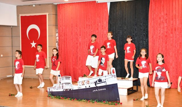 Çiğli'de genç yetenekler göz doldurdu: 'Aynı Gemideyiz' oratoryosuna yoğun ilgi