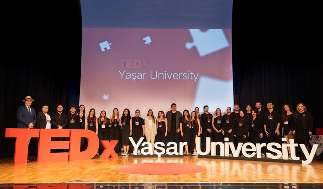 TEDx "Puzzle" temasıyla İzmir'de gençlerle buluştu