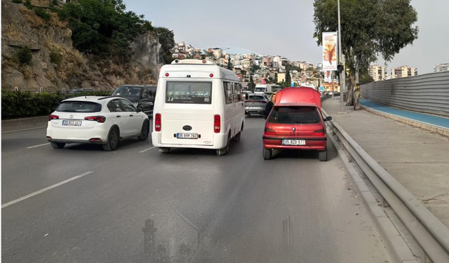 İzmirliler dikkat:  Anadolu Caddesi'nde arıza nedeniyle yoğunluk var!