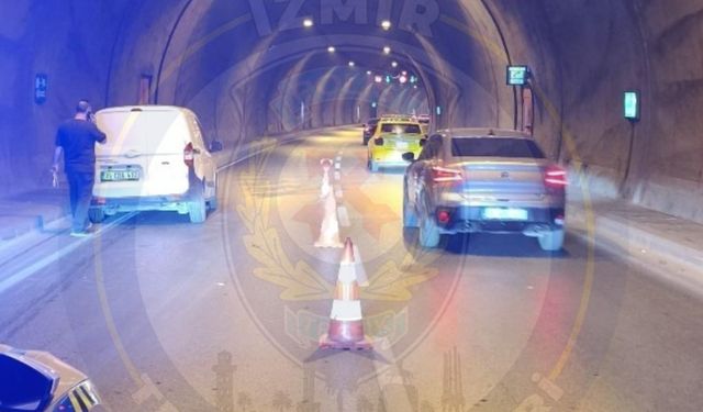 Konak Tüneli’ndeki kaza İzmir’de yolları kilitledi: Trafik yoğunluğu Uçanyol'a kadar ulaştı