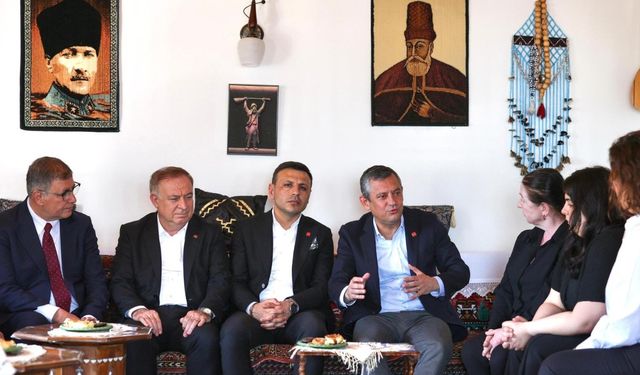Cemil Tugay'dan Özgür Özel'e ziyaret: Bu saldırı toplumsal barışımıza yöneliktir
